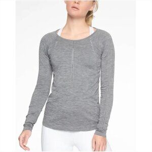 Athleta Foothill Long Sleeve in Heather Grey - Size M
